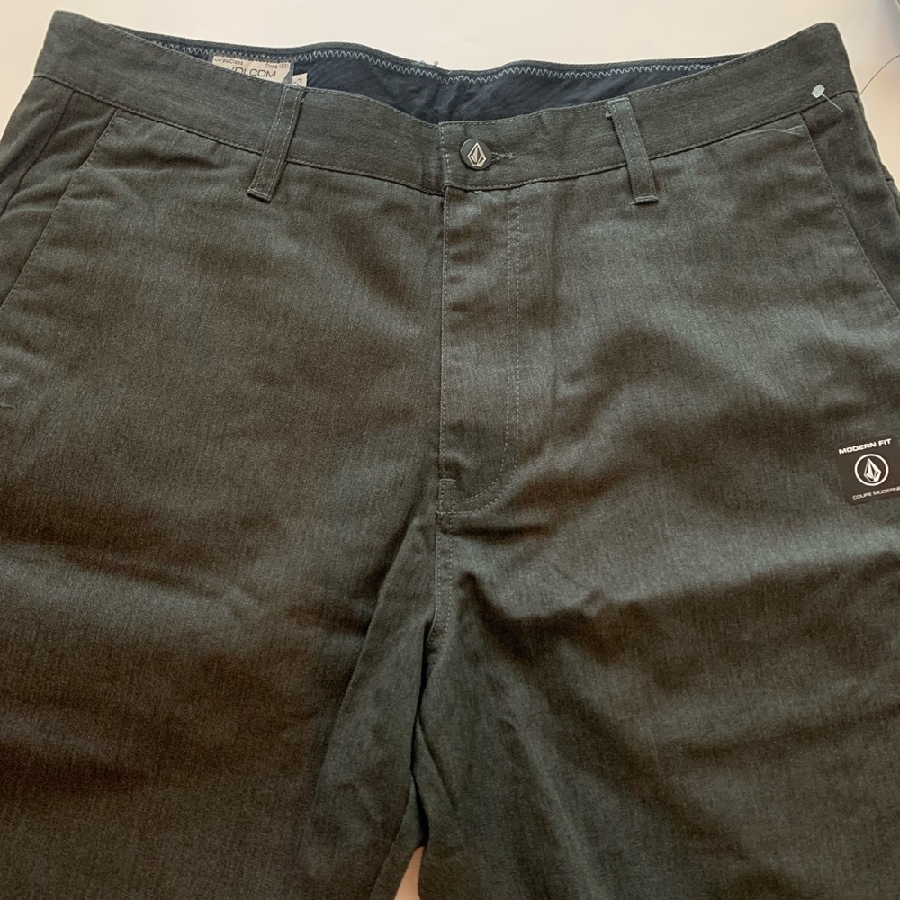 volcom brand new with tag corpo shorts size 33